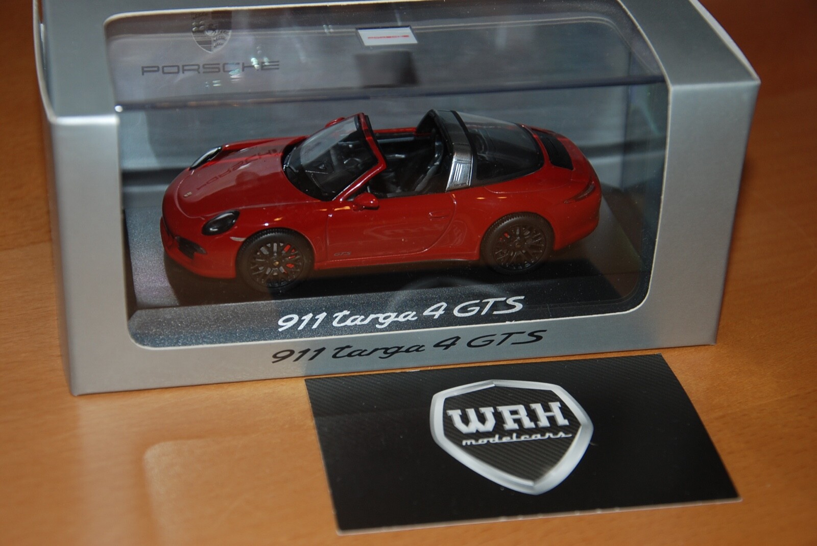 1 43 PORSCHE 911 TARGA 4 GTS rot Schuco IN BOX 1 43 PORSCHE 911 TARGA 4 GTS rot Schuco IN BOX