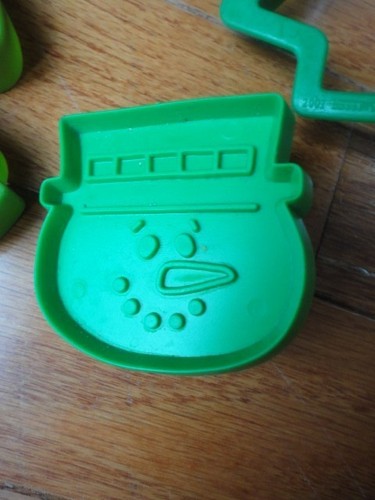 Christmas Holidays Green Copper Cookie Cutter Set Plastic & Metal Vintage - Picture 5 of 7