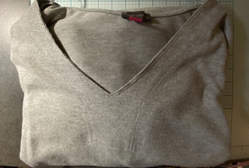 Vince Camuto Sweater 2XL Long Sleeve V-neck Tan-Gray NWT LOW-SHIP - Bild 12 von 15