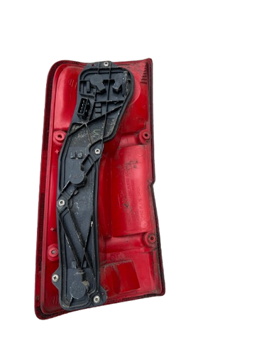 Land Rover Discovery 1999-2002 OEM Right Passenger Side Rear Tail Light Red - Picture 2 of 2