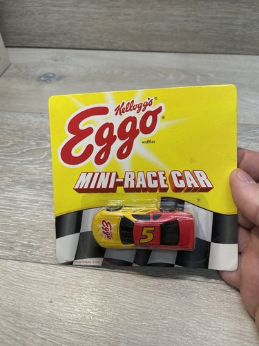 Two - 1997 Terry Labonte #5 Kelloggs Eggo 1/64 Nascar Action Diecast New - Picture 4 of 7