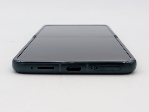 Motorola Razr Ultra 2025 entsperrt versiegelt in Box - 512GB 16GB Pantone Scarab - Bild 6 von 10