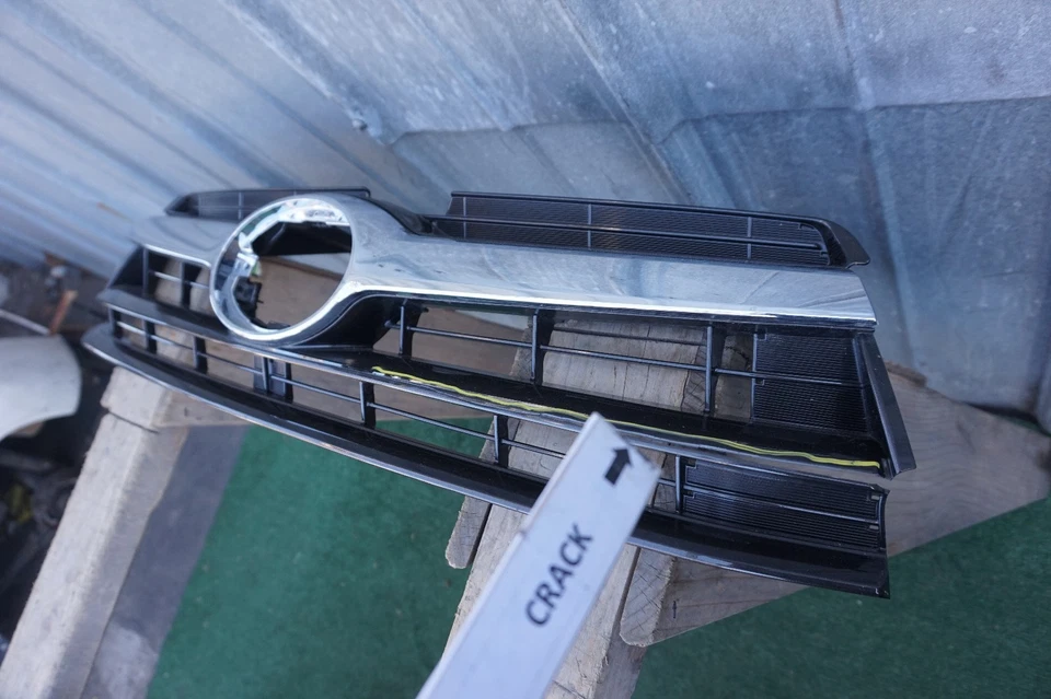 Toyota Highlander 2014 2015 parachoques delantero rejilla OEM # 53111-0E150-B Foto 2 de 4