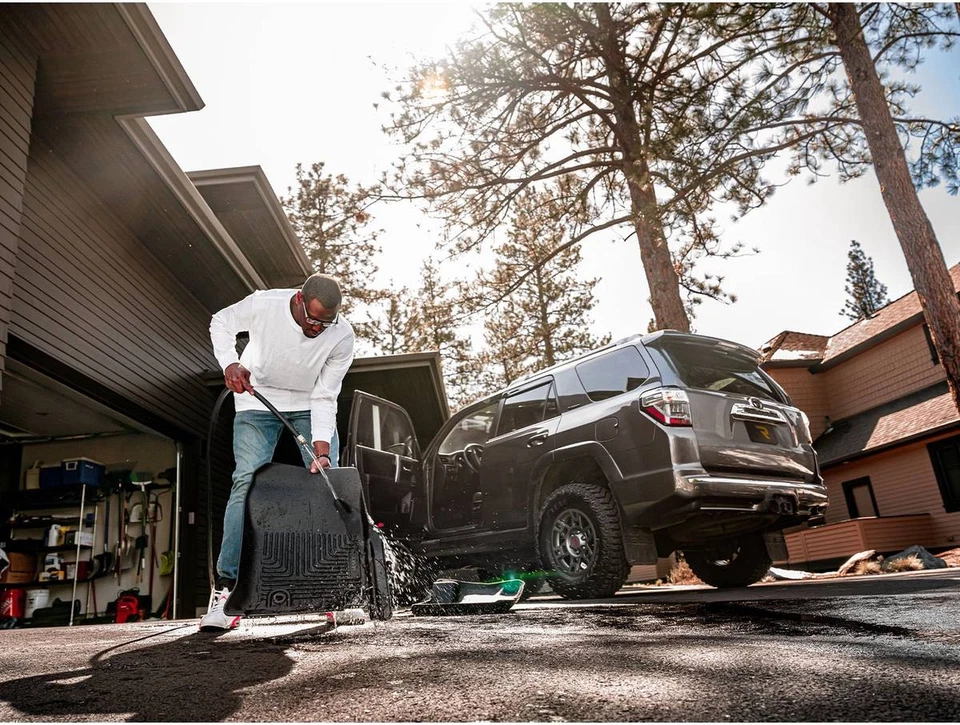 Husky X-Act Contour 2nd Floor Fits 2016-2025 Dodge Challenger AWD/RWD 2pc Black Foto 3 de 4