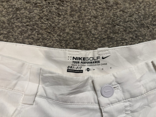 White Nike Dri Fit Golf Shorts Large - Picture 2 of 2