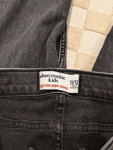 Abercrombie Kids High Rise Super Skinny Black Jeans Size 11/12 - Picture 2 of 3