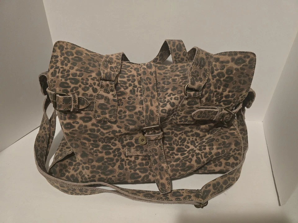 Bolso de Mano Free People Wild Thing Estampado de Leopardo Gamuza *Agotado  Foto 3 de 4