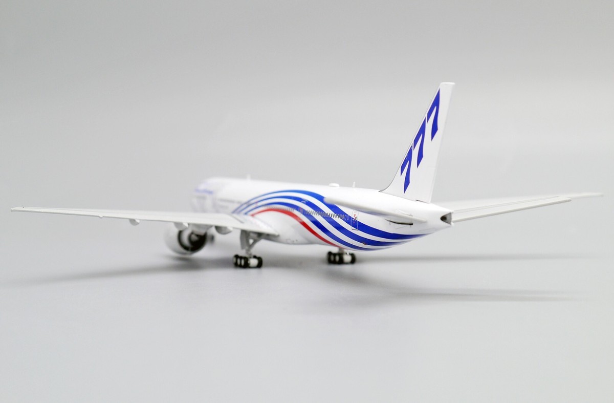 Boeing B777-300ER Reg: N5017V 
