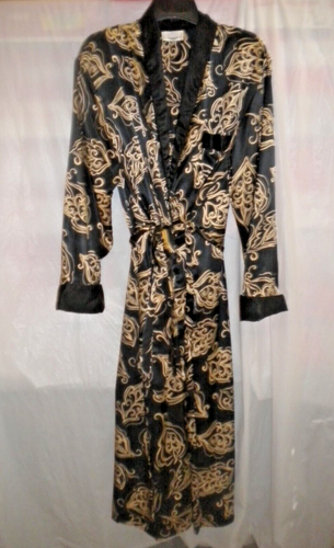 BETH MICHAELS BLACK & GOLD ROBE SIZE MEDIUM PAISLEY PRINT LIKE SATIN BOX02