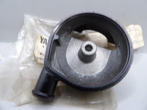 NOS Yamaha YZ125 YZ250 IT250 IT465 1981-1982 Genuine Upper Grip Cap 4V4-26281-00 - Picture 8 of 8