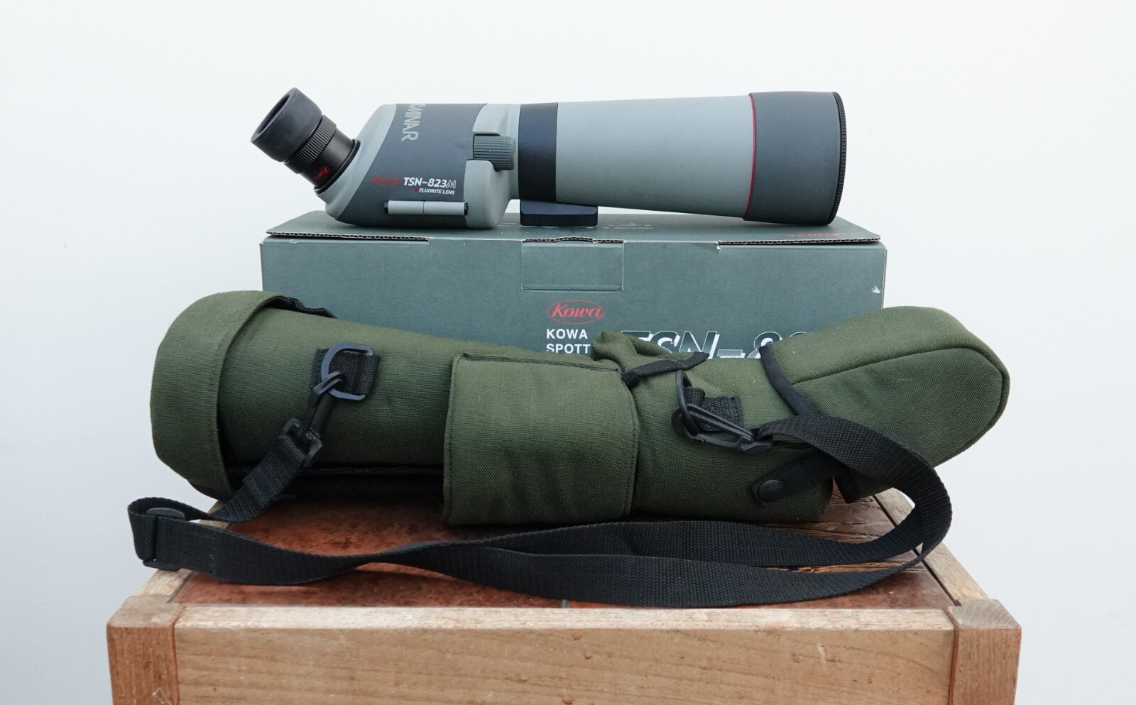 KOWA TSN823M Fluorite lens spotting scope, stayon case, original box