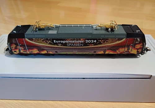 Märklin 36024 – Elektrolokomotive Baureihe 185.2 „Europameister 2024“