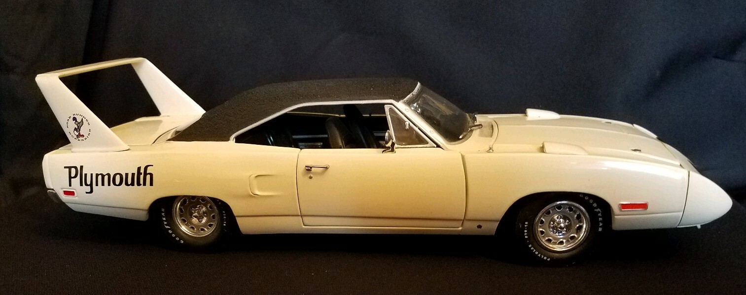 Ertl 1 1 18 1970 bianca Plymouth alta qualità genuina Ertl 1 1 1 1 18 1970 bianca Plymouth alta qualità