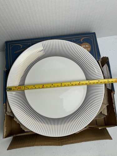 Harvest Green Studio Porcelain Set of 4 White Gold Sunburst Dinner Plates NEW - Picture 3 of 9