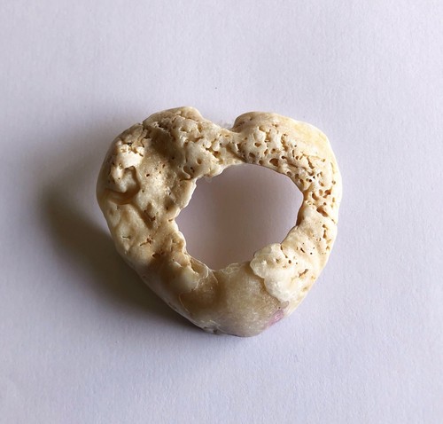Oyster Shell, Heart Shaped, Sea Shell, Naturally Formed T10 - Picture 4 of 11