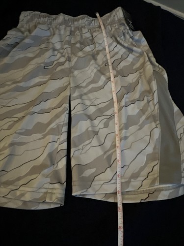 Xersion boys grey shorts size large 14-16 pattern pockets Quick-Dri New NWT - Picture 10 of 14