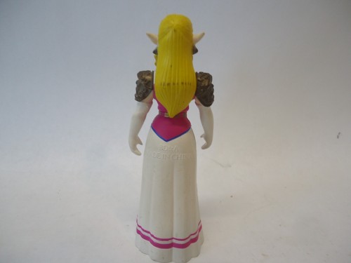 Legend of Zelda Ocarina of Time Action Figure Zelda 1998 Nintendo BD&A 4" - Picture 4 of 7