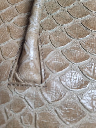 VINTAGE GILDA TONELLI SHOPPE BEIGE BAG 40X28X14CM PYTHON SKIN PATTERN RRP$520.00 - Picture 7 of 11