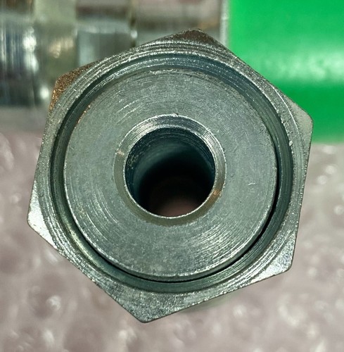 Weatherhead 08Z-S70 -10 (5/8") FEMALE FACE SEAL SWIVEL STRAIGHT Z Series Qty: 10 - Picture 2 of 7