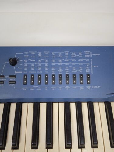 Yamaha CS-1X Synthesizer - Bild 4 von 6