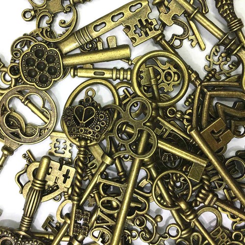 69PCS Old Vintage Antique Skeleton Keys Large Small Exquisite Shapes Diy Crafts - Picture 9 of 9