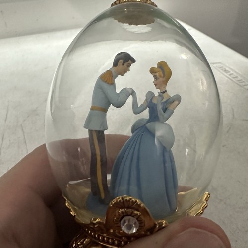 RARE Franklin Mint Limited Edition Disney's Cinderella Glass Dome Footed Egg - Picture 2 of 5