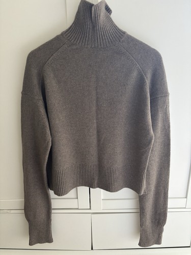 Brauner Wollpullover mit Trichterausschnitt von Arket Größe Medium/12