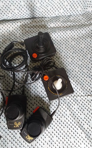 Atari 2600 4 Switch Woodgrain Console Bundle -NOT TESTED - Picture 2 of 12