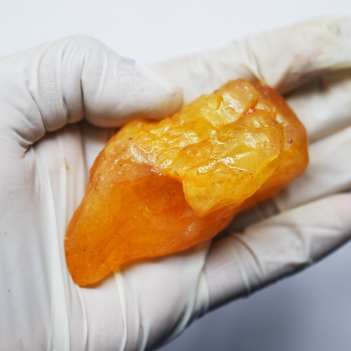 Gemas certificadas de 427,65 quilates de zafiro amarillo natural extraído en bruto sin cortar - Imagen 2 de 6