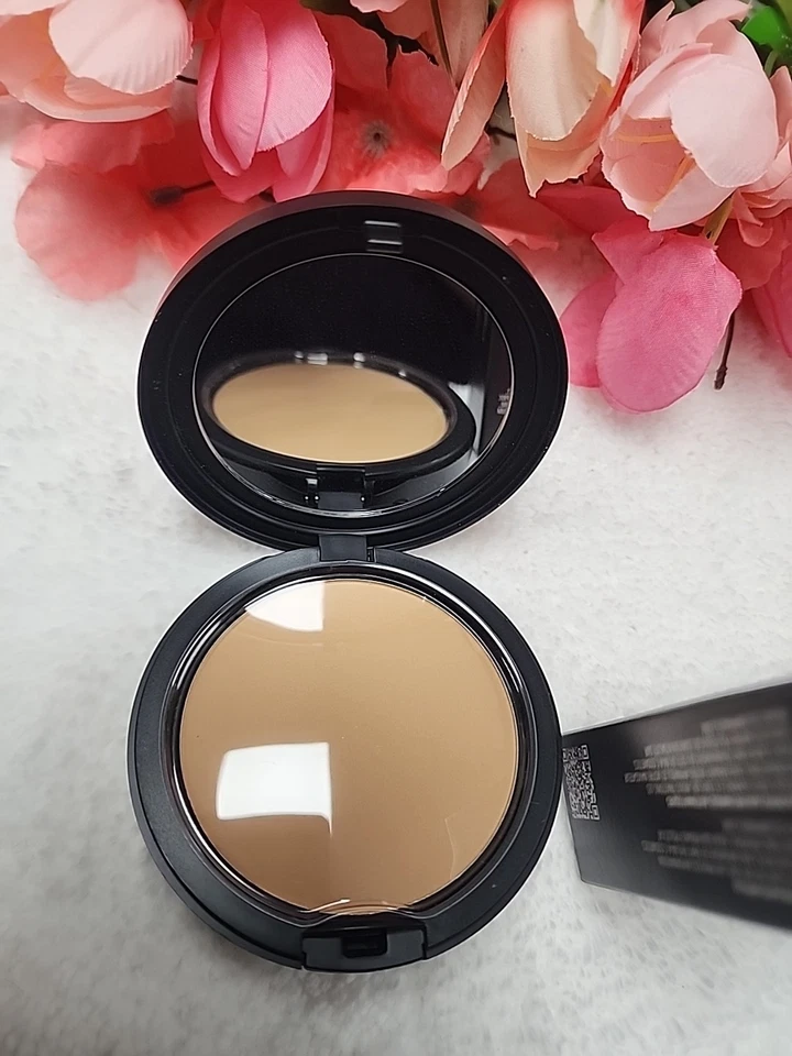 M.A.C Studio Fix Powder Plus Foundation 24HR OIL CTRL ~NW35~  - Image 4 of 4