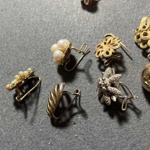 Vintage Costume Jewelry RARE Wing-Backed Earrings Pairs & Singles Estate Finds - Picture 11 of 11