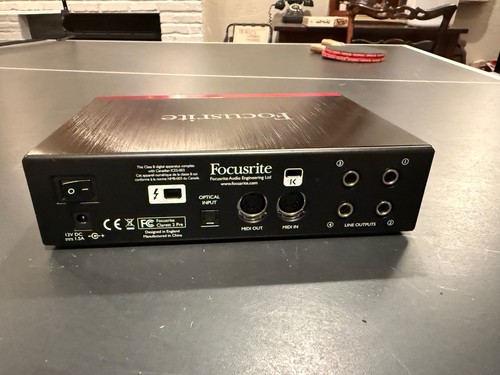 Focusrite Clarett 2Pre THUNDERBOLT2 Audio Interface Excellent Condition w/Cable - Picture 3 of 4