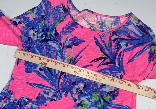 Vestido Lilly Pulitzer Surfrest Swing Tiki Rosa Mono En Una Extremidad Talla XS - Imagen 5 de 8