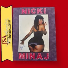 NICKI MINAJ SIGNED 11x14 PHOTO FRAMED JSA BIG 16x20 FRAME NICKI MINAJ SIGNED 11x14 PHOTO FRAMED JSA BIG 16x20 FRAME