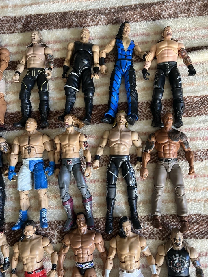 Lote de 23 figuras de lucha libre coleccionables WWE y AEW Foto 3 de 4