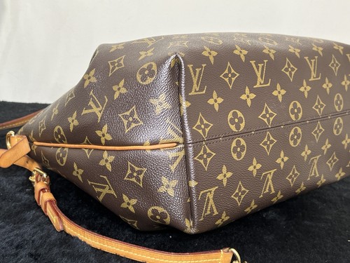 Louis Vuitton Turenne MM Monogram Canvas Shoulder Bag - Picture 13 of 17