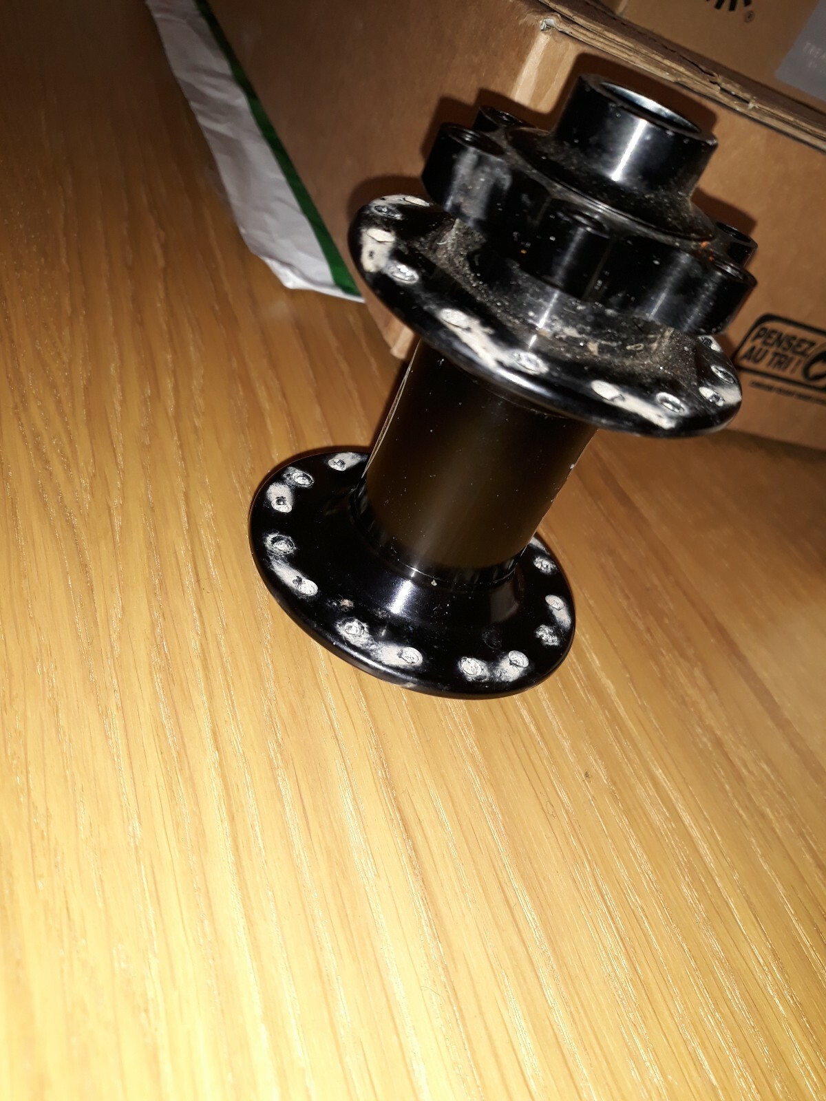 Hope hoops E-1 pro 2 evo front hub Hope hoops E-1 pro 2 evo front hub