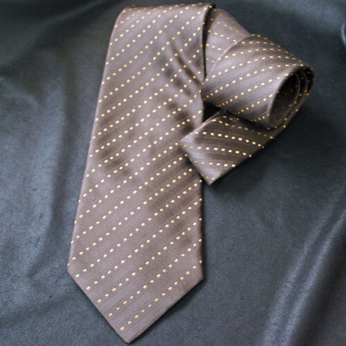 Cravatta CHARVET in seta marrone intrecciata a righe diagonali Francia - Foto 1 di 3