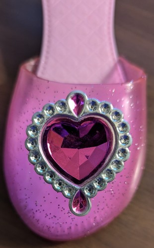 Scarpe vestibili in plastica Melissa & Doug rosa a forma di cuore scintillante ragazze tacco 1 - Foto 3 di 10