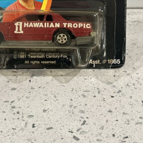 1981 ERTL #1867 The CANNONBALL RUN Hawaiian Tropic Stock Car Die Cast 1/64 - Picture 4 of 10