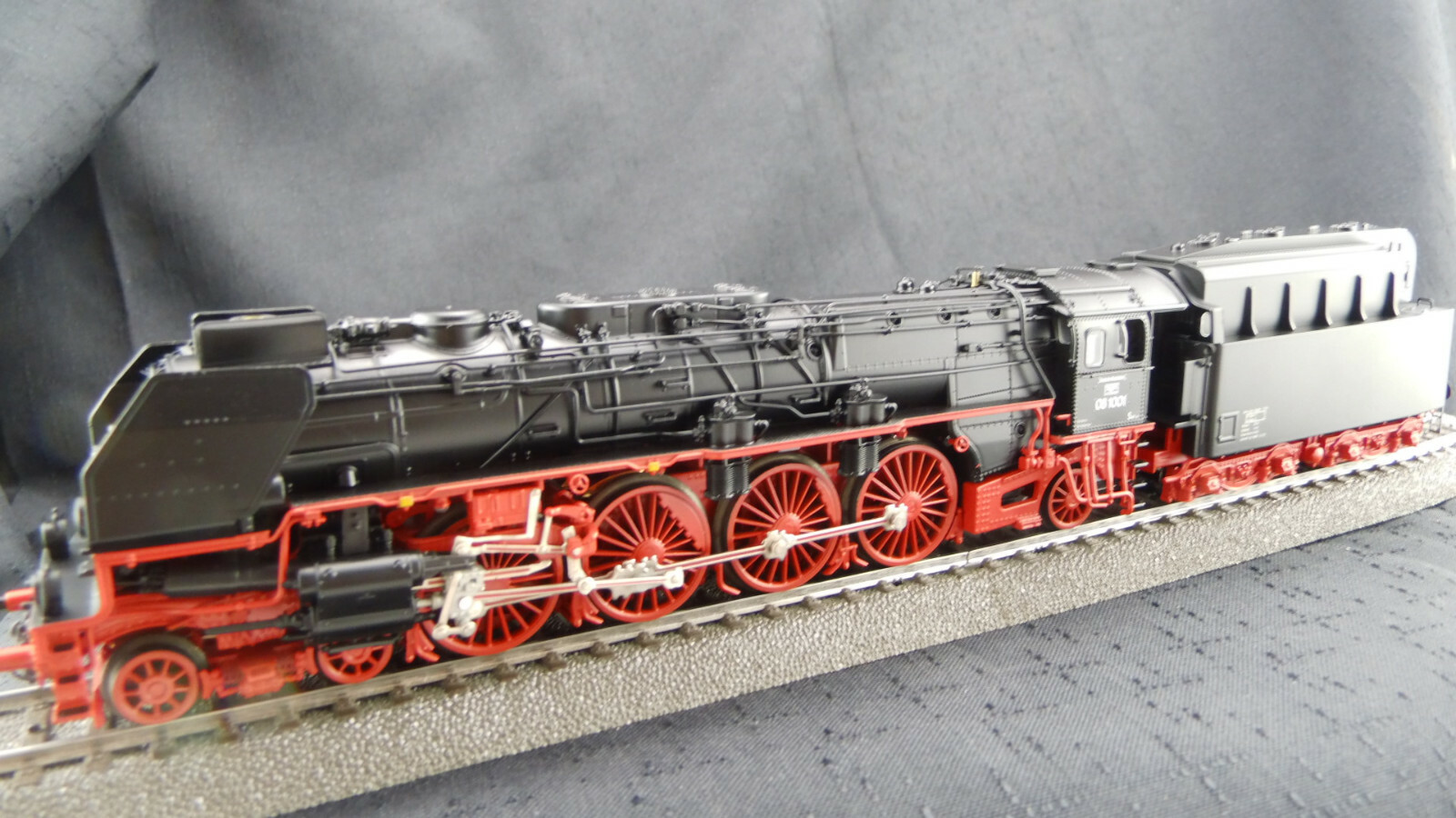 Trix 22912 locomotora a vapor br 08 con pulveri-tender digital h0 nuevo embalaje original Trix 22912 locomotora a vapor br 08 con pulveri-tender digital h0 nuevo embalaje original