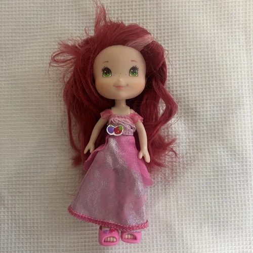 Strawberry Shortcake Berry Blends STRAWBERRY SHORTCAKE Doll  2008 6 Inches 