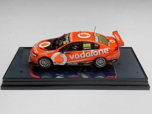 CLÁSICO 1/43 Holden VE Serie II Commodore-Craig Lowndes’ Año 2012 TeamVodafone - Imagen 2 de 10