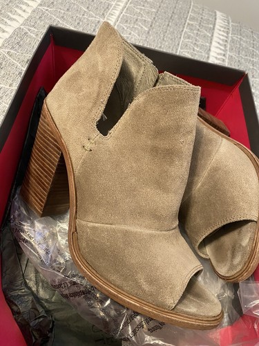 Vince Camuto Katleen Chunky Heel Slip On Suede Booties Size 8M - Picture 7 of 8