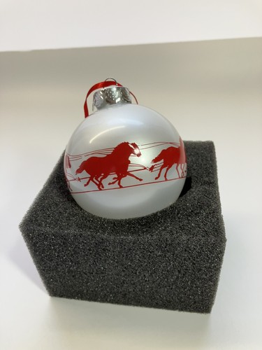 Wells Fargo Christmas Ball Red On White Stagecoach & Horses In Box 2015 - Picture 2 of 9