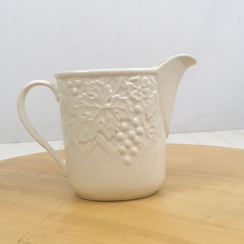Mikasa English Countryside Sugar & Creamer Set White DP900 Fruit Basketweave - Picture 6 of 9
