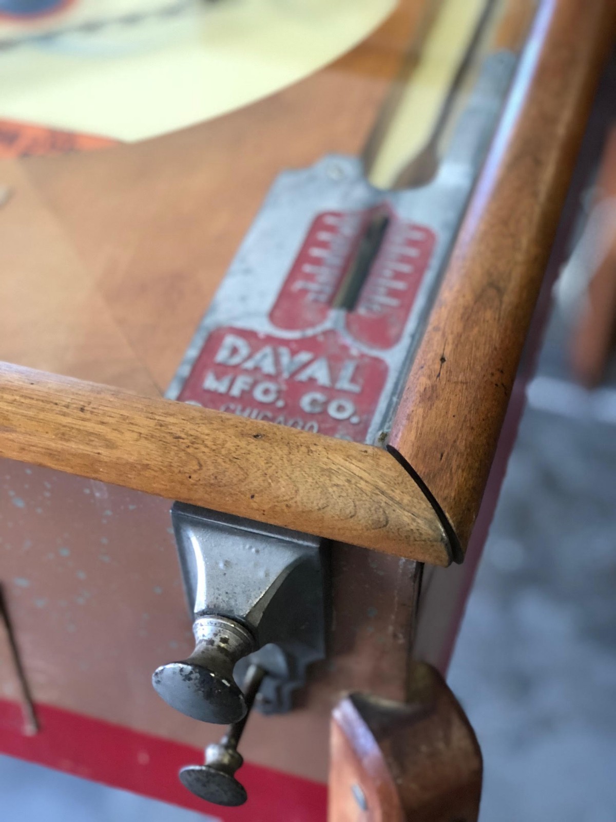 Vintage 1938 - Odd Ball Upright Pinball Arcade Machine -Daval Mfg. Co. Chicago - Picture 6 of 12