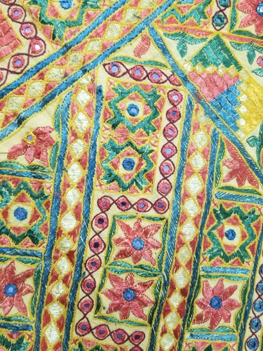 Vintage Traditional Indian Silk Hand Embroidered Mirror Work Bedspread 288x238cm - Picture 13 of 23