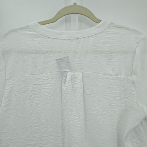 Entro Top Blouse Size Small White Short Sleeve V Neck Relaxed Fit - Picture 8 of 9