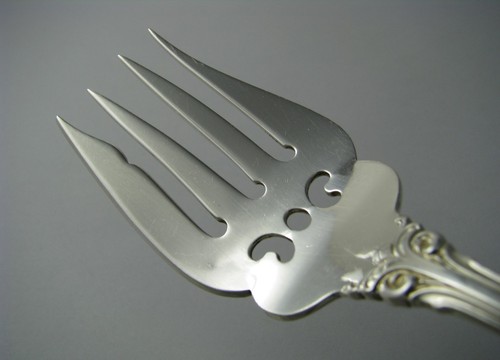 BIRKS STERLING SILVER FORK SERVING FORK Laurentian Pattern by Henry Birks & Son - Picture 9 of 12